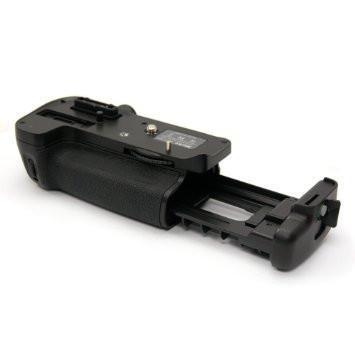 MB-D11 Replacement Battery Grip for Nikon D7000 Digital SLR Cameras